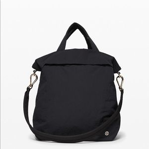 Lululemon On My Level 19L Tote